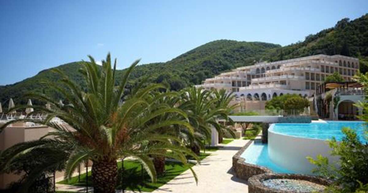 Een foto van het zwembad bij Marbella Mar-Bella Collection