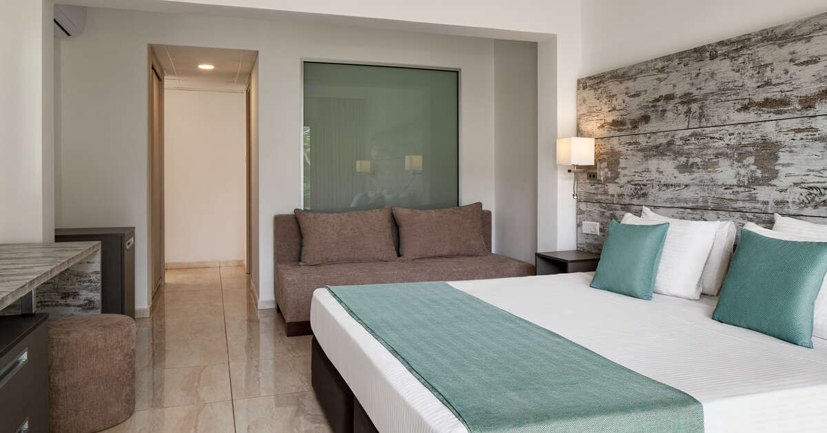 Een foto van Ramada Hotel & Suites by Wyndham Ayia Napa