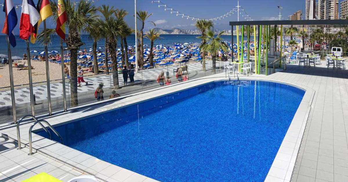 Een foto van het zwembad bij Hotel Brisa