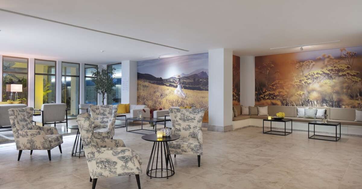 Een foto van het interieur van Nirvana Cosmopolitan