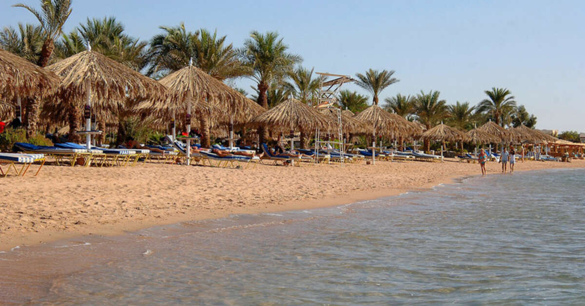 Een foto van het strand bij Jaz Fayrouz Resort