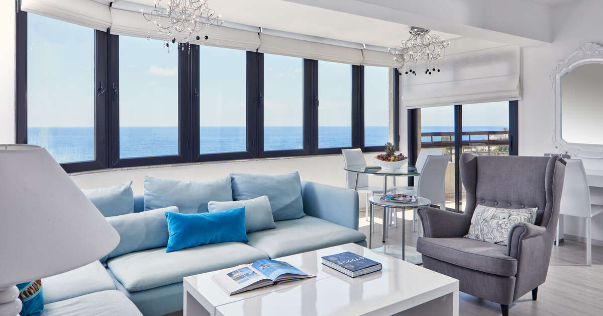 Een foto van het interieur van Atlantica Golden Beach Hotel