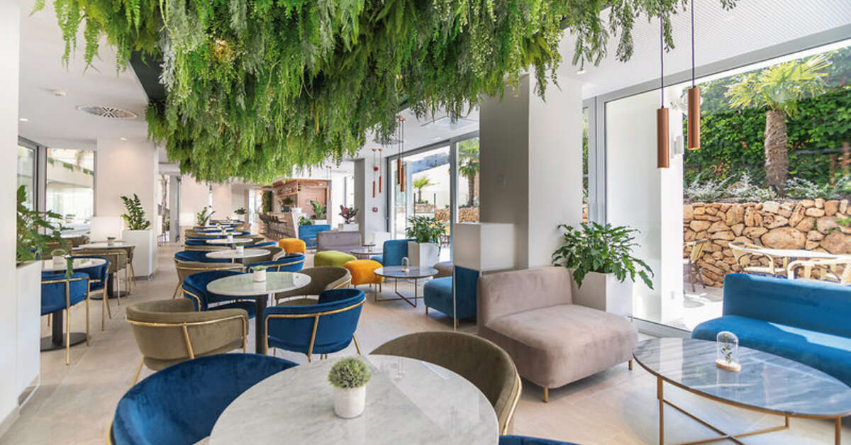 Een foto van het interieur van JS Portocolom Suites