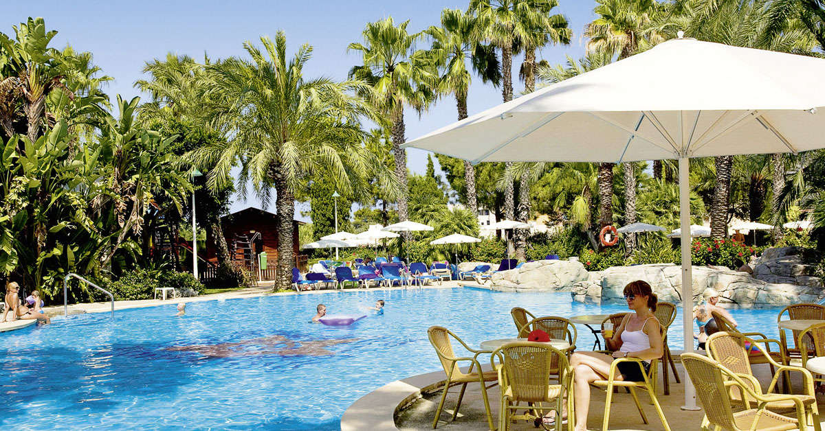 Een foto van het zwembad bij Allsun Hotel Estrella & Coral de Mar