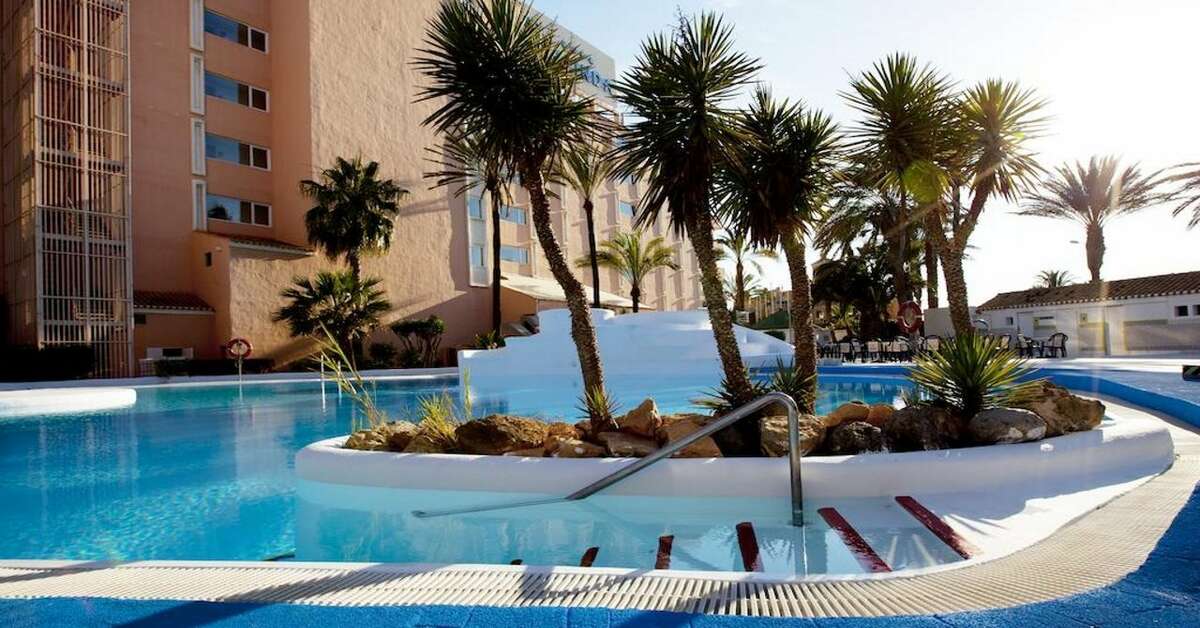 Een foto van het zwembad bij Hotel Playalinda