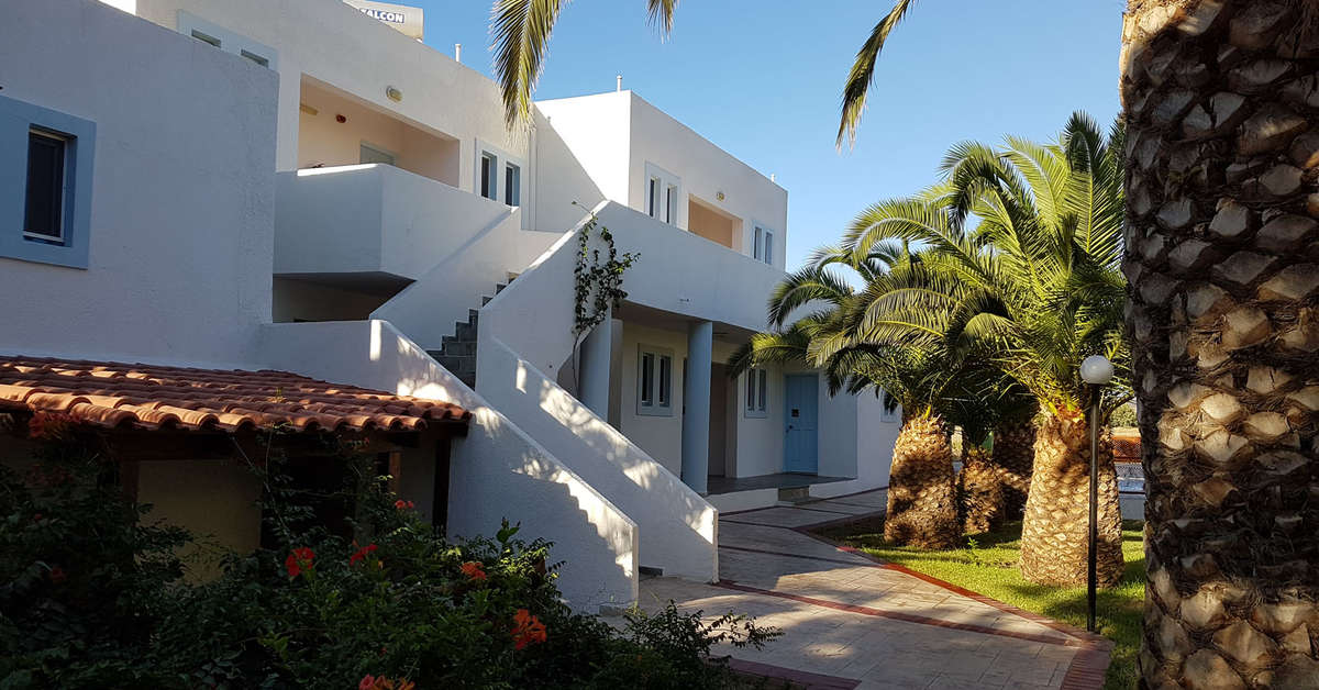 Ein Foto von der Außenansicht des Kalimera Mare Hotel