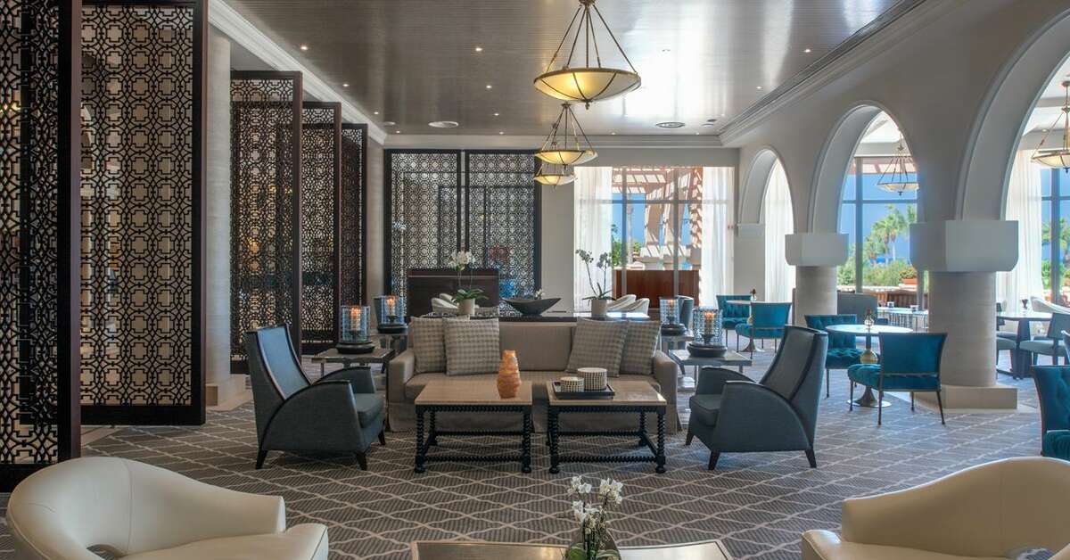 Een foto van het interieur van Elysium Hotel