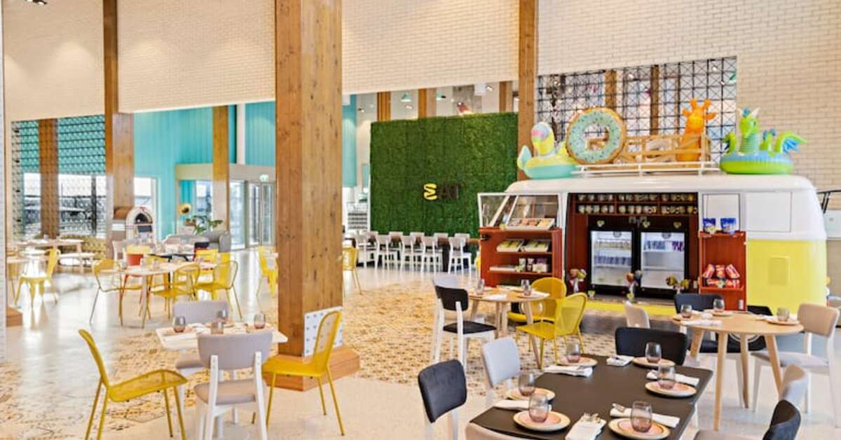 Een foto van Fuwairit Kite Beach Tapestry Collection by Hilton