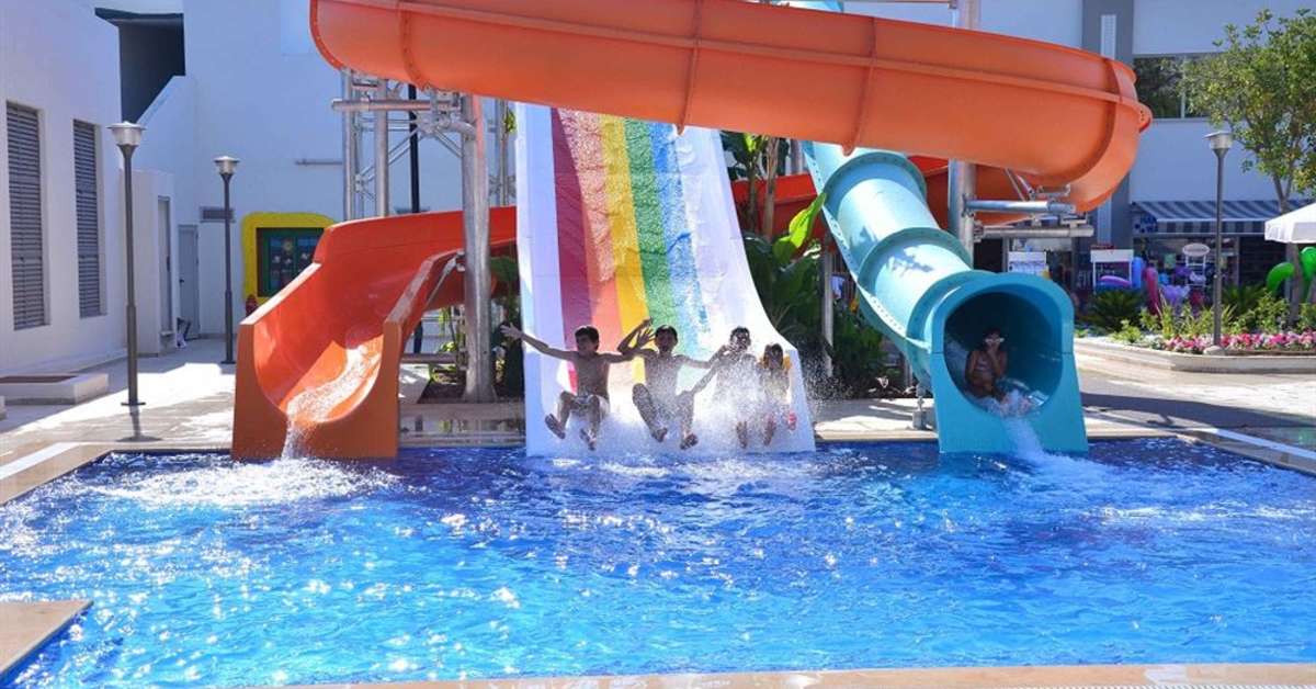 Een foto van het zwembad bij Palm Wings Beach Resort Kusadasi
