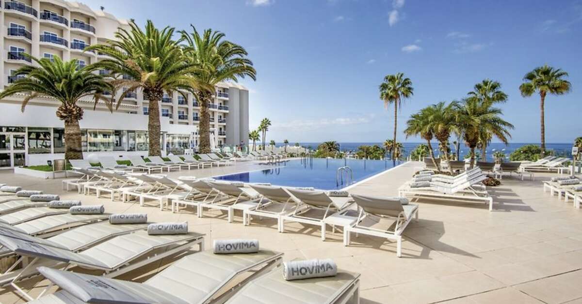 Een foto van het terras bij Hovima Costa Adeje