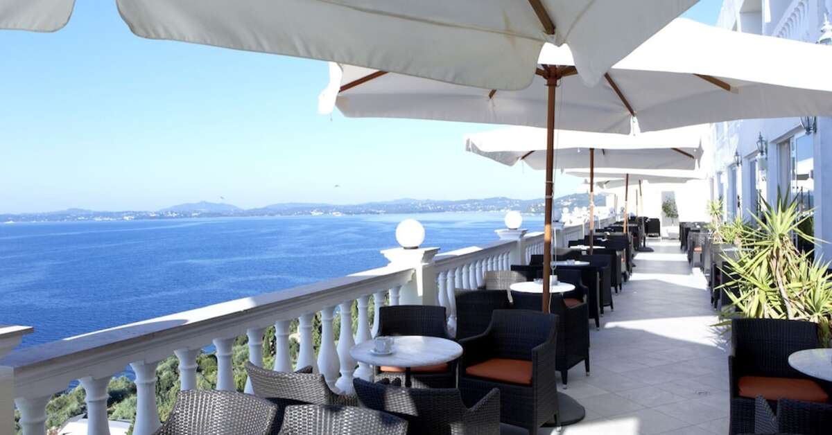 Een foto van het terras bij Sunshine Corfu Hotel & Spa