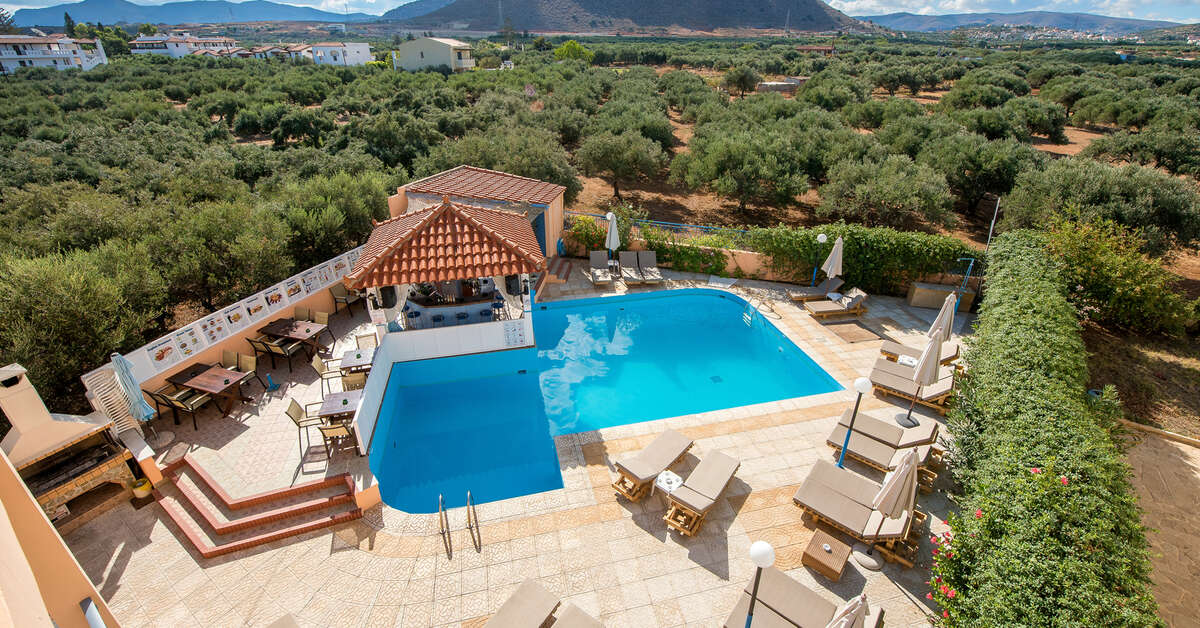 Ein Foto vom Pool im Kleanthi Apartments