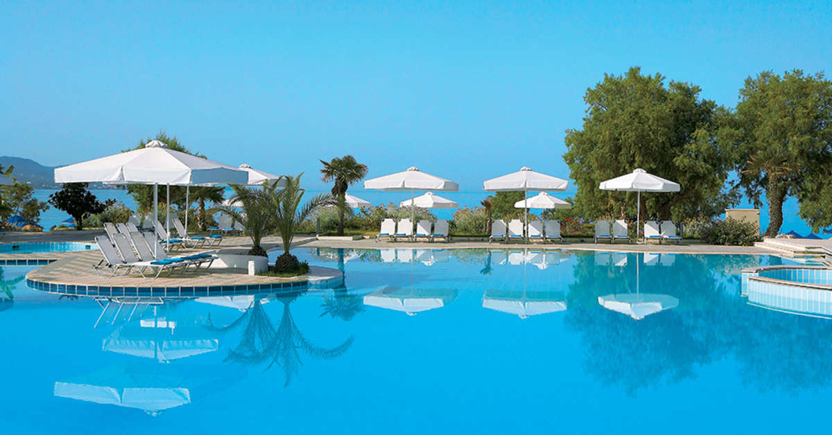 Een foto van het zwembad bij Grecotel Filoxenia Hotel