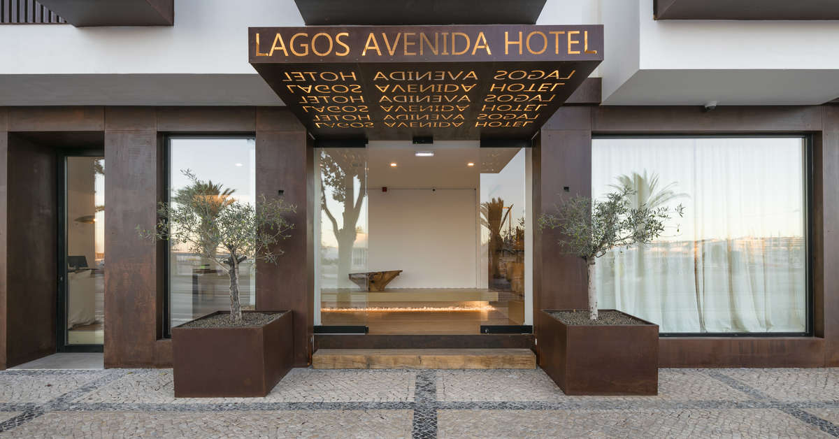 Een foto van de buitenkant van Lagos Avenida Hotel