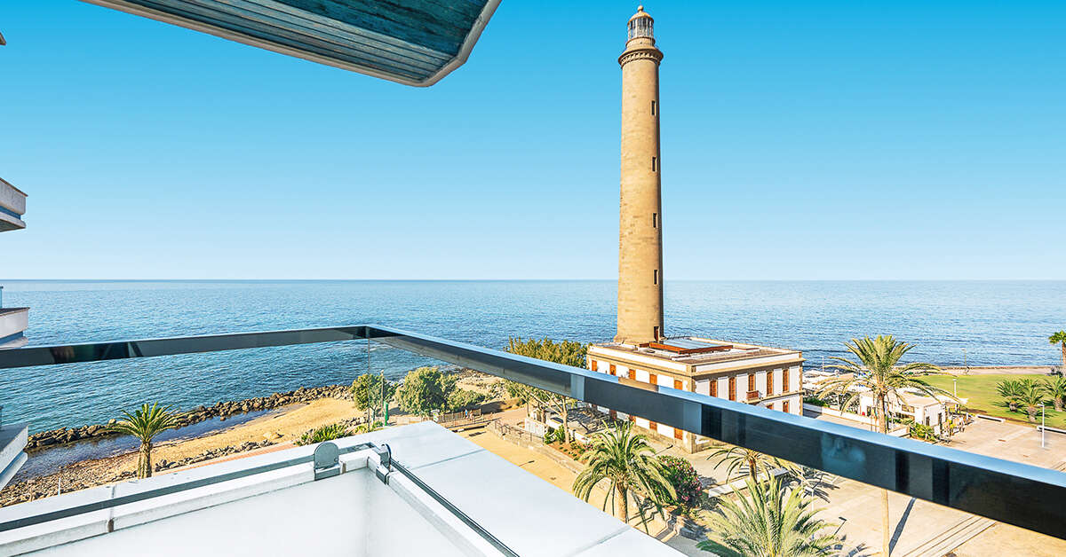 Een foto van de buitenkant van Faro Lopesan Collection Hotel