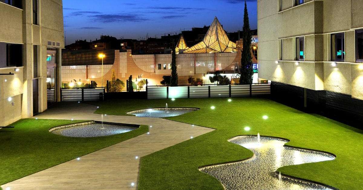 Een foto van de buitenkant van Gran Hotel Luna de Granada