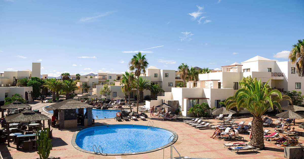 Een foto van het zwembad bij Vitalclass Lanzarote Sports & Wellness Center