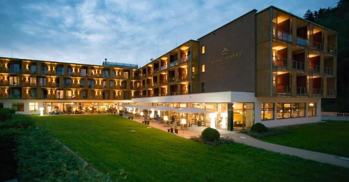 Een foto van de buitenkant van Hotel Konig Albert