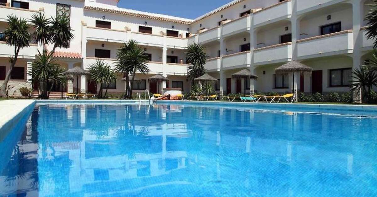 Een foto van het zwembad bij Hotel Tarik