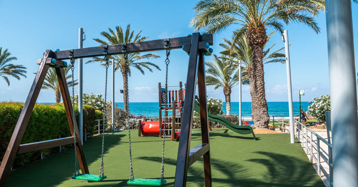 Een foto van de faciliteiten bij Constantinou Bros Athena Beach Hotel