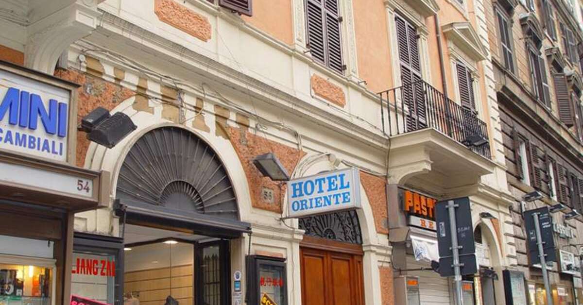 Een foto van de buitenkant van Hotel Oriente Rome