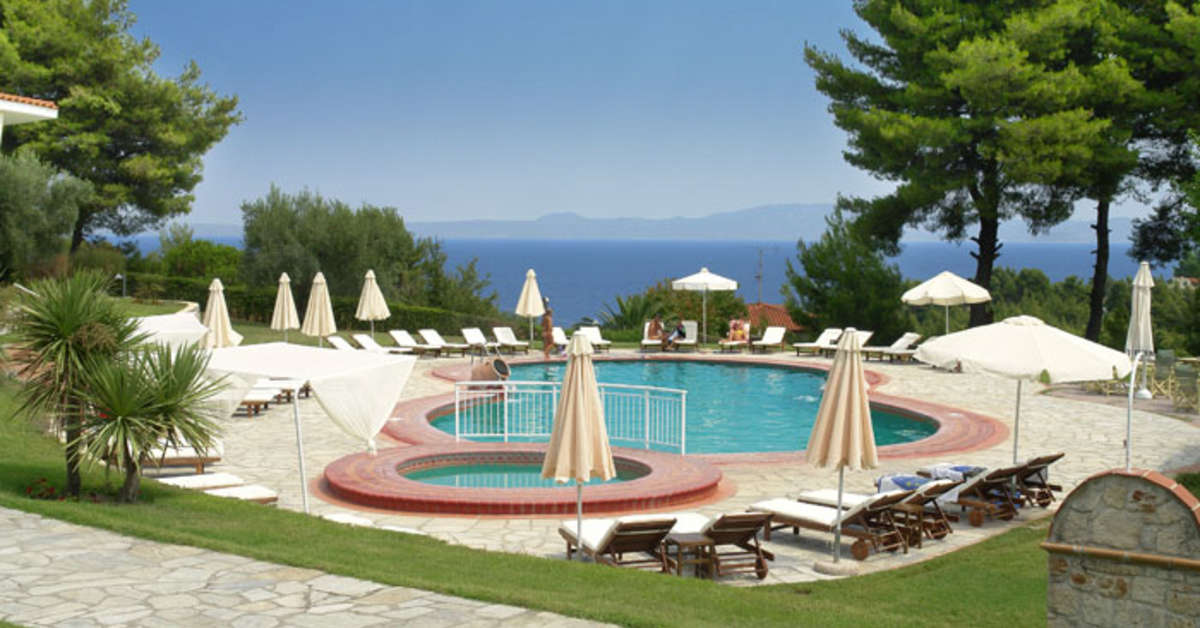 Een foto van het zwembad bij Alkion Resort