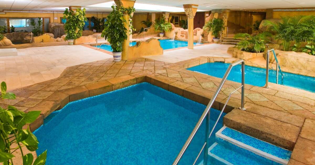 Een foto van het zwembad bij Playaballena Hotel