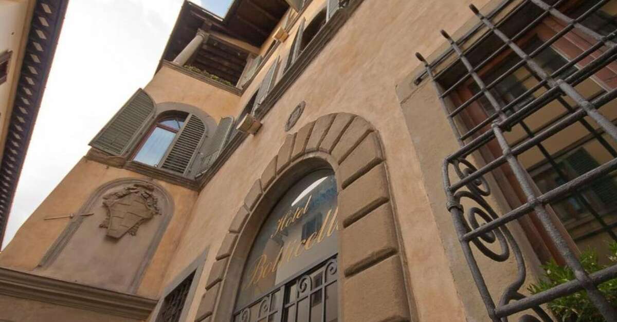 Een foto van de buitenkant van Hotel Botticelli