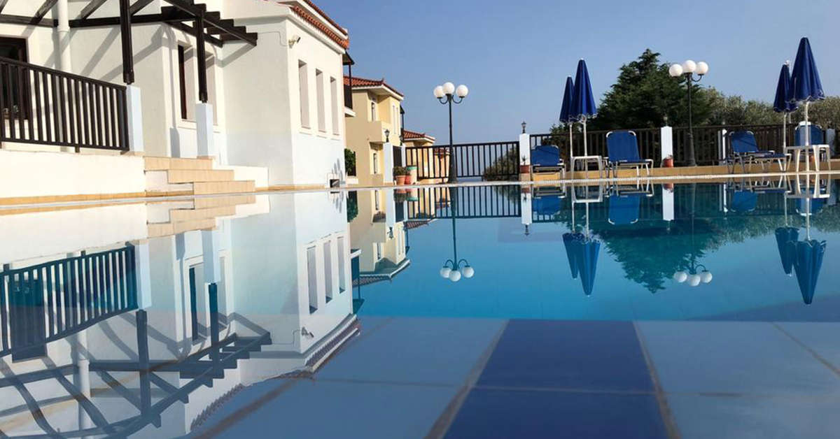 Een foto van het zwembad bij Kyma Hotel
