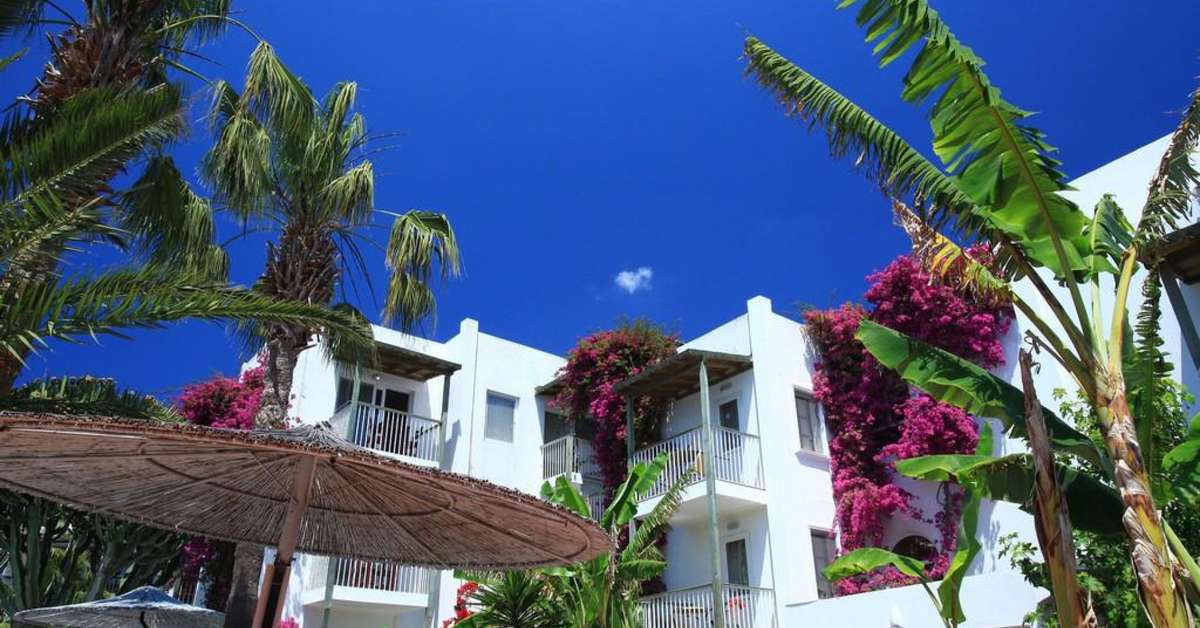 Een foto van de buitenkant van Parkim Ayaz Hotel