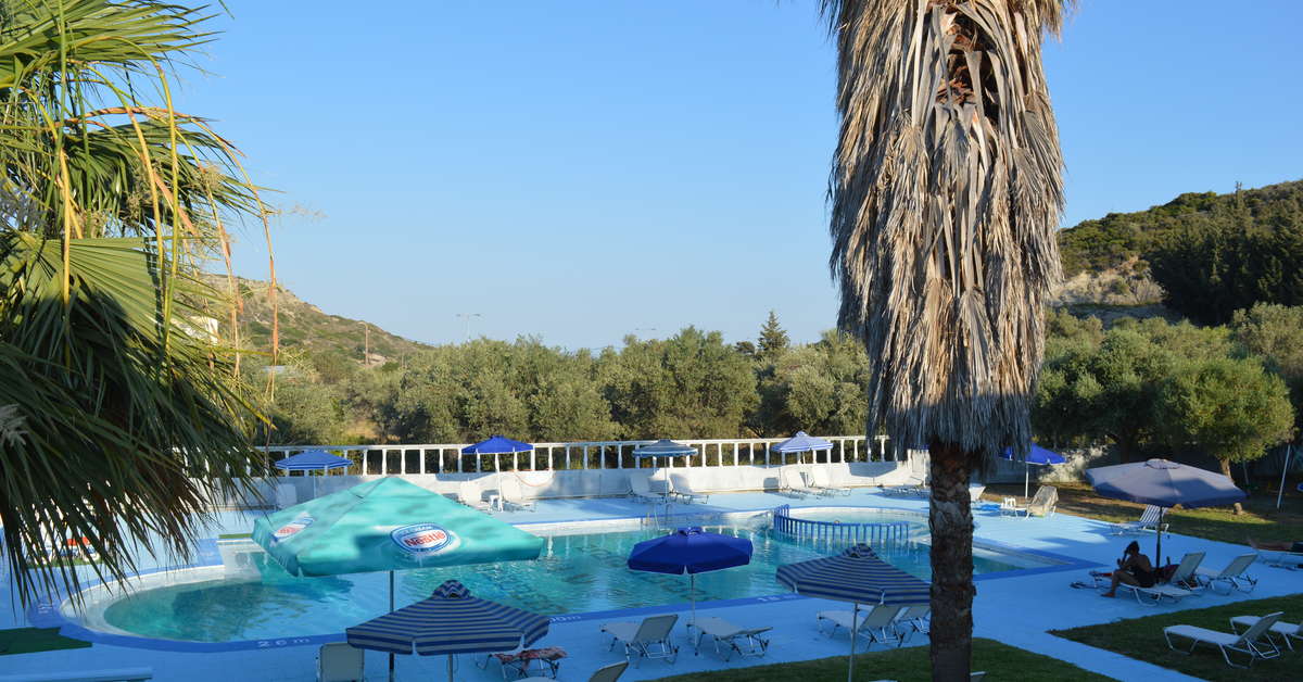 Een foto van het zwembad bij Tivoli Hotel