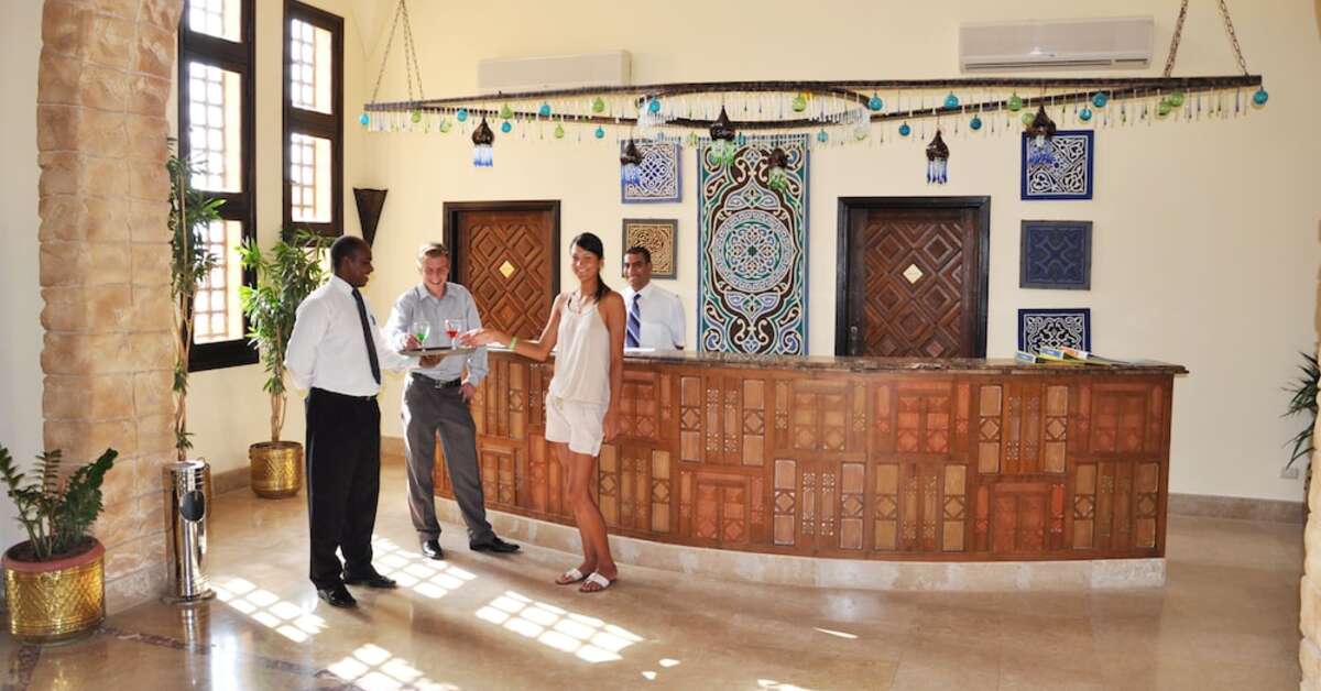 Een foto van het interieur van Onatti Beach Resort