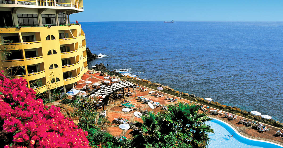 Een foto van het zwembad bij Pestana Vila Lido Madeira