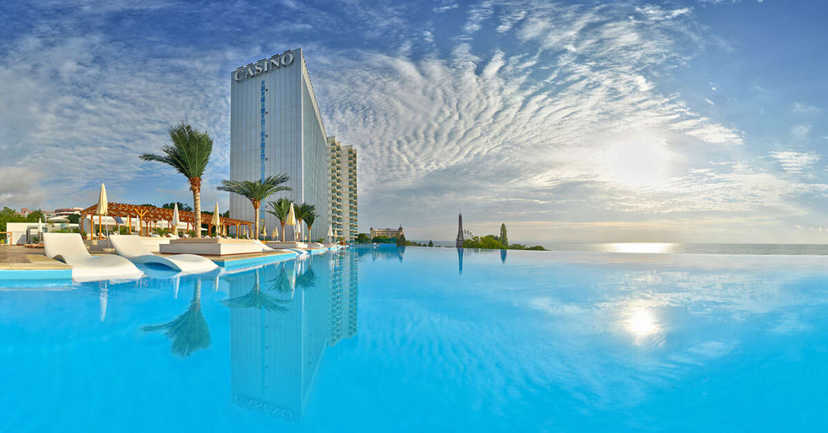 Ein Foto vom Pool im International Hotel Casino & Tower Suites