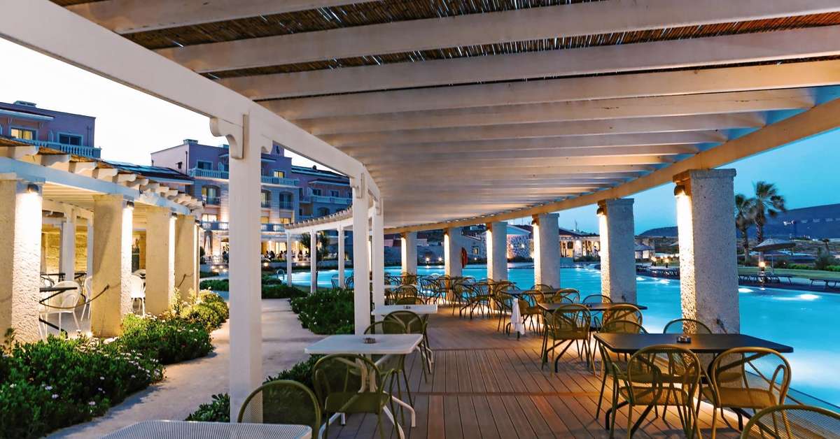 Een foto van het terras bij Dolce Hotels & Resorts by Wyndham Cesme Alacati