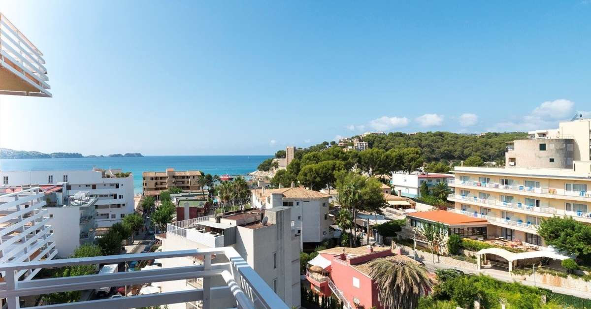 Een foto van de buitenkant van Allsun Hotel Paguera Vera Beach