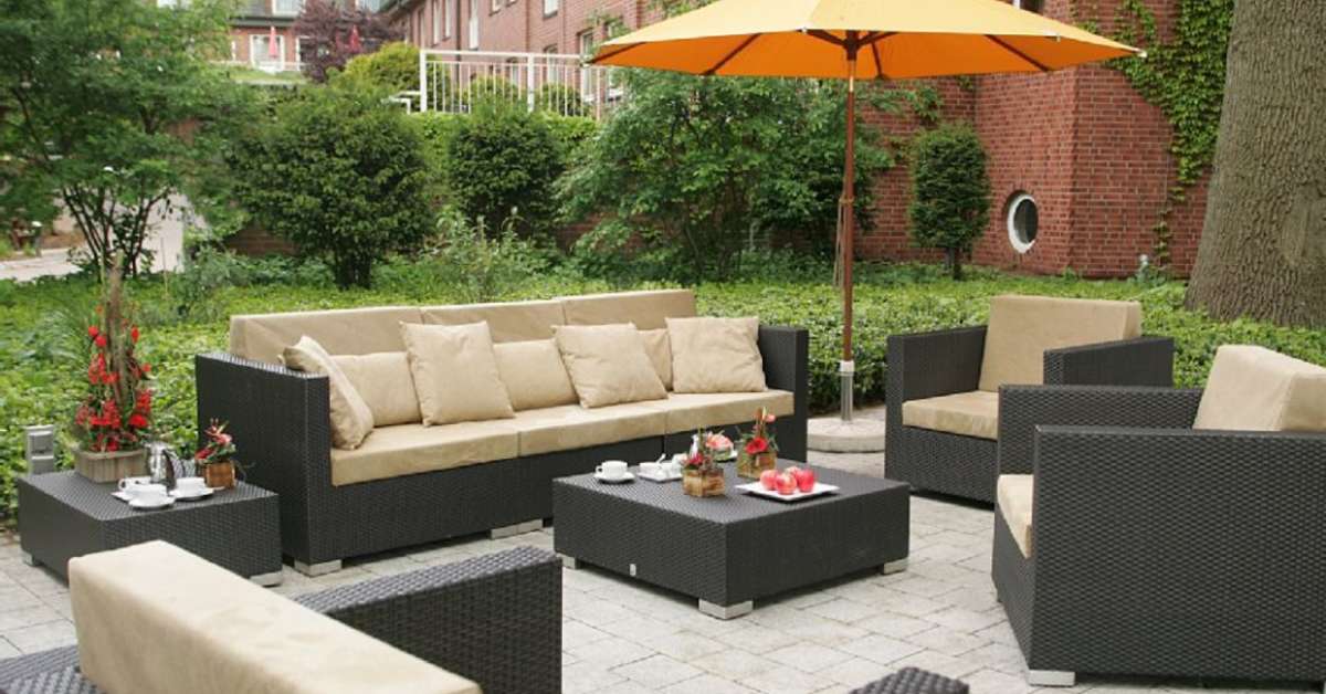 Een foto van het terras bij Best Western Premier Alsterkrug Hotel