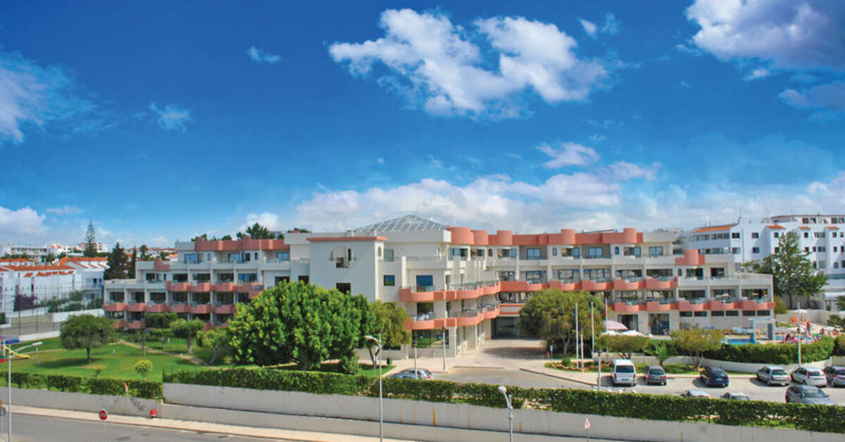 Een foto van de buitenkant van Grand Muthu Forte da Oura