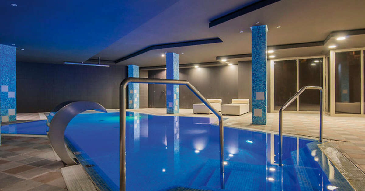 Een foto van het zwembad bij Globales Cala Bona Suites