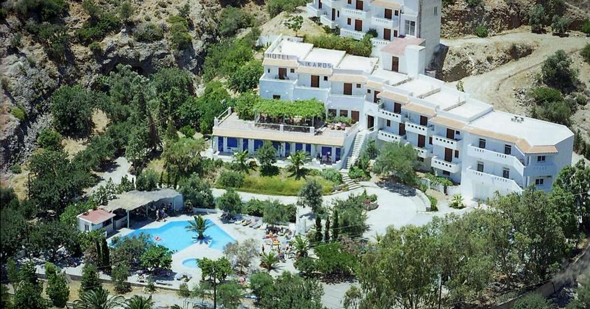 Een foto van de buitenkant van Hotel Neos Ikaros