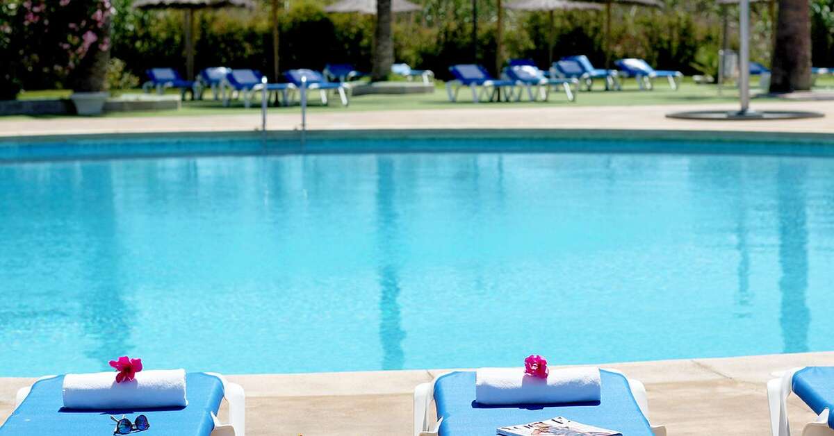 Een foto van het zwembad bij Hotel Playas de Guardamar