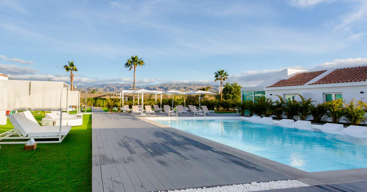 Een foto van het zwembad bij Seven Hotel & Wellness - Gay Only