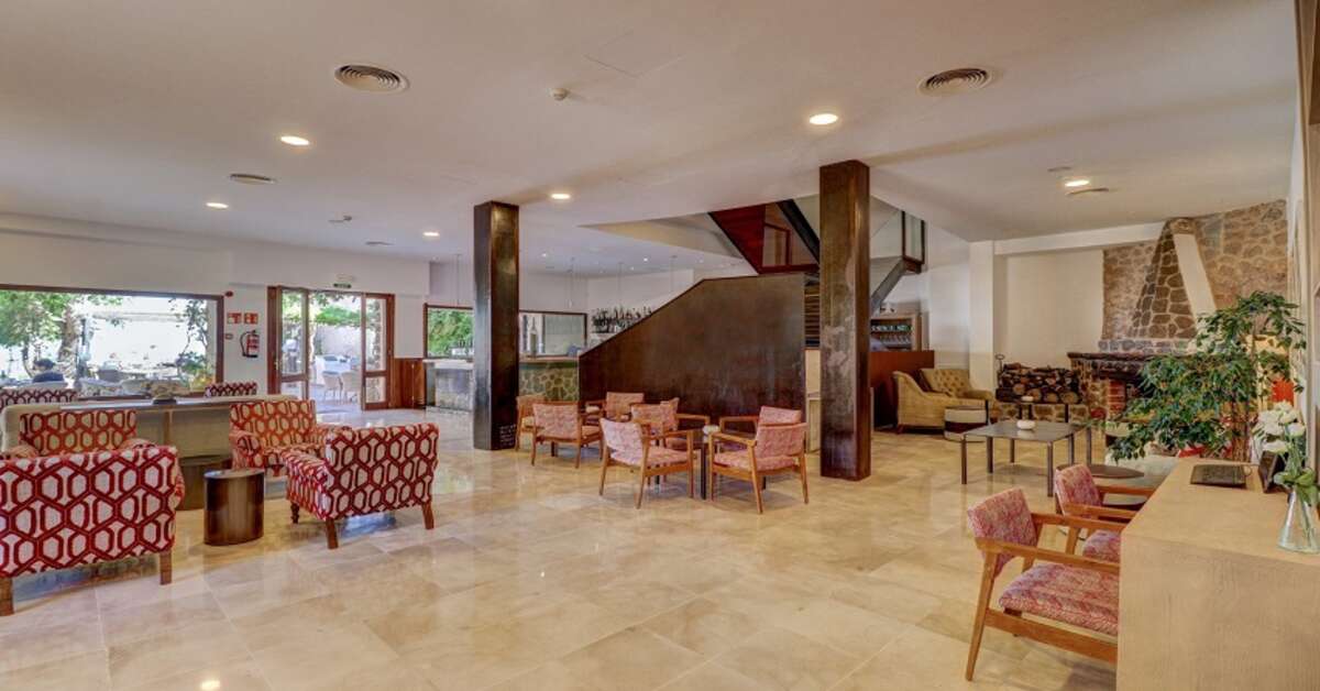 Een foto van het interieur van Hotel Hoposa Costa D'Or