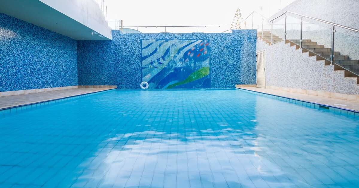 Een foto van het zwembad bij Atlantica Panthea Resort