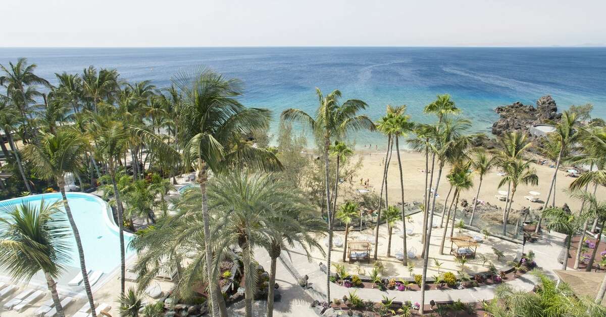 Een foto van de buitenkant van Hotel Los Fariones