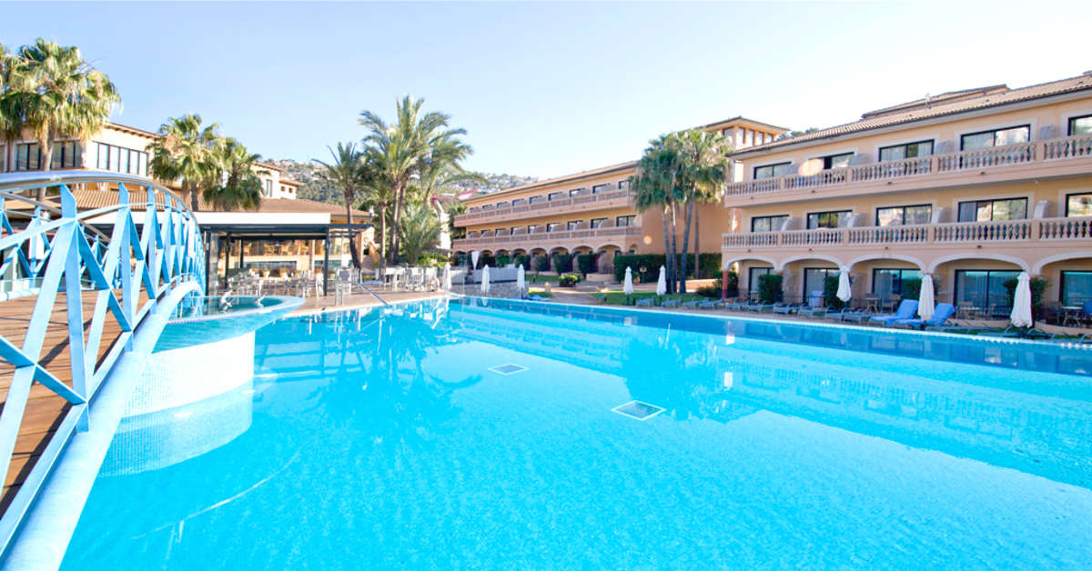 Ein Foto vom Pool im Mon Port Hotel & Spa