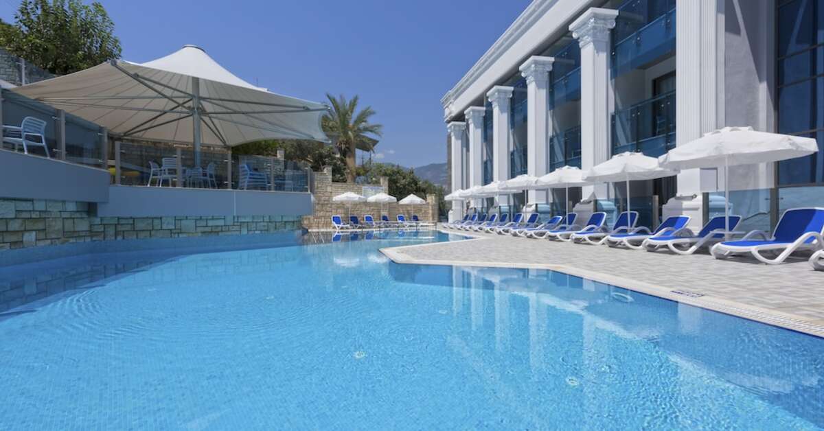 Een foto van het zwembad bij Kaptan Hotel