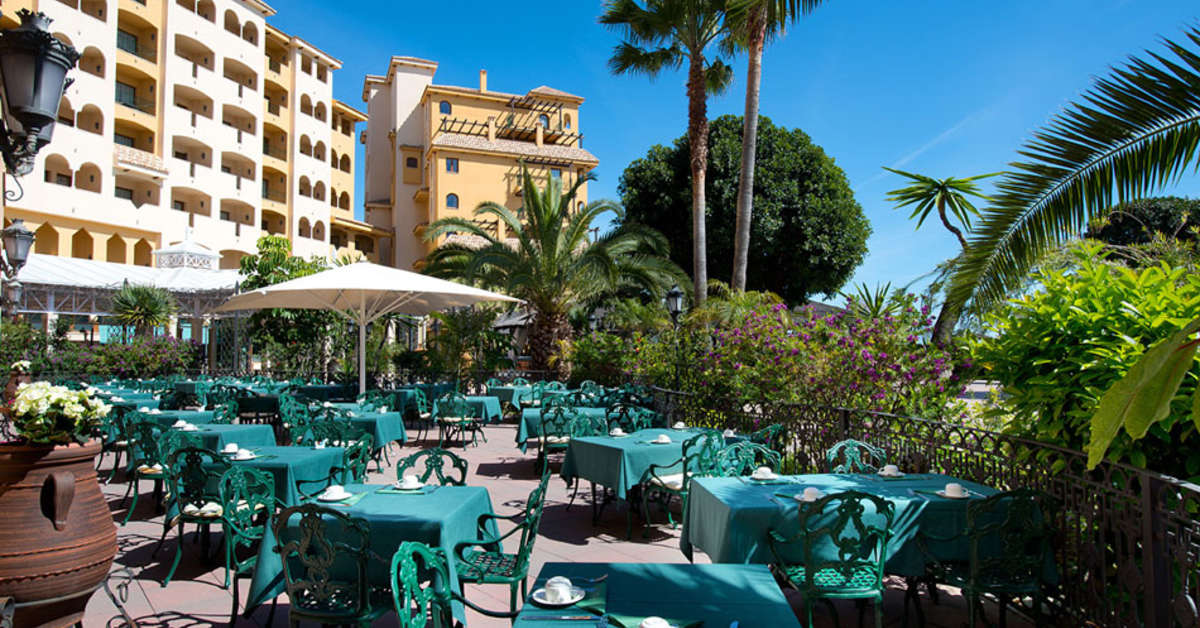 Een foto van het terras bij Hotel IPV Palace & Spa