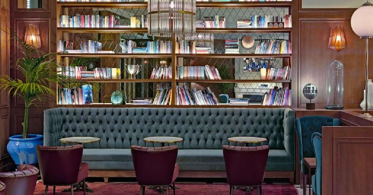 Een foto van het interieur van H10 Villa de la Reina