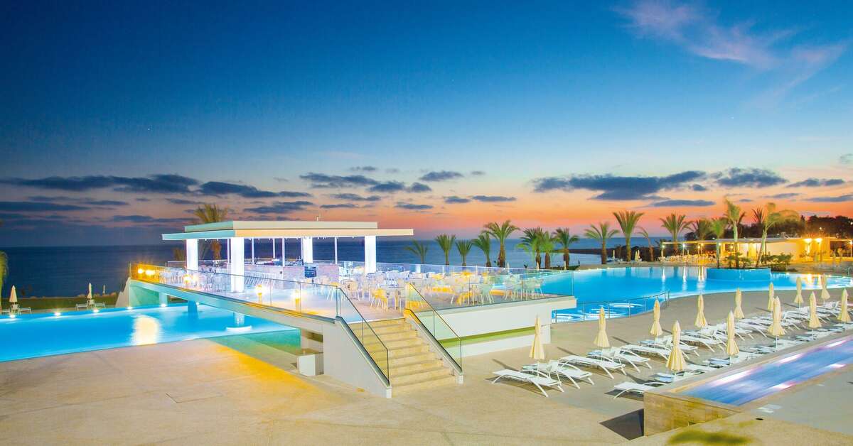 Een foto van The King Evelthon Beach Hotel & Resort